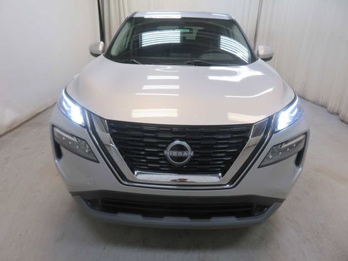 Certified 2022 Nissan Rogue SV image 6