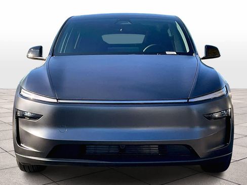 Used 2026 Tesla Model Y AWD image 3