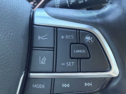 Used 2020 Toyota Highlander Limited image 28