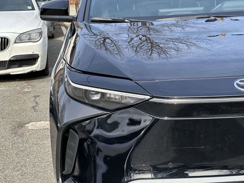 Used 2023 Toyota bZ4X Limited image 9