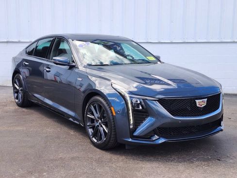 Used 2025 Cadillac CT5 V w/ Technology Package RWD image 7