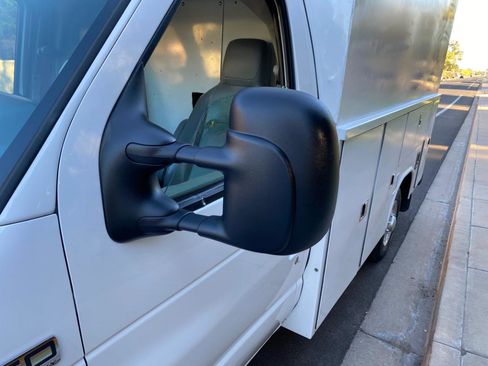 Used 2016 Ford E-350 and Econoline 350 Super Duty image 16