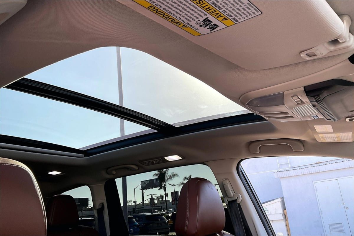 Used 2023 Subaru Ascent Touring AWD/4WD image 19