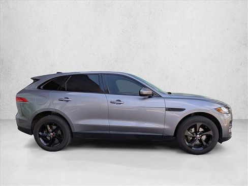 Used 2020 Jaguar F-PACE Premium image 4