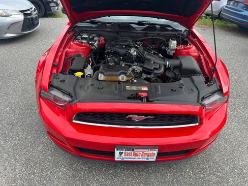 Used 2014 Ford Mustang Coupe RWD image 30
