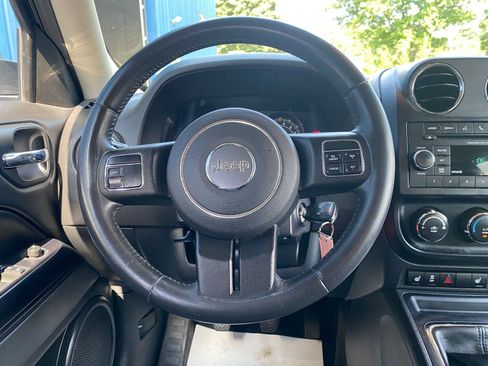 Used 2016 Jeep Patriot Latitude FWD image 15