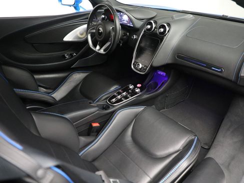 Used 2021 McLaren GT RWD image 26