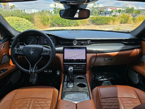 Used 2023 Maserati Quattroporte Trofeo RWD image 33