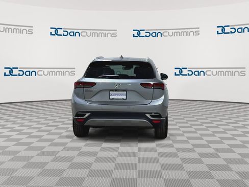 Used 2023 Buick Envision Essence image 7