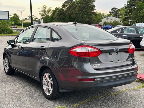 Used 2015 Ford Fiesta SE image 6
