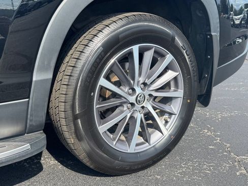 Used 2019 Toyota Highlander XLE FWD image 31