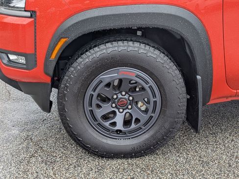 Used 2025 Nissan Frontier Pro-X RWD image 8