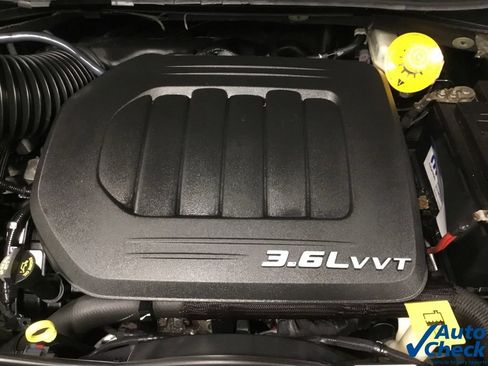 Used 2015 Dodge Grand Caravan SE FWD image 38