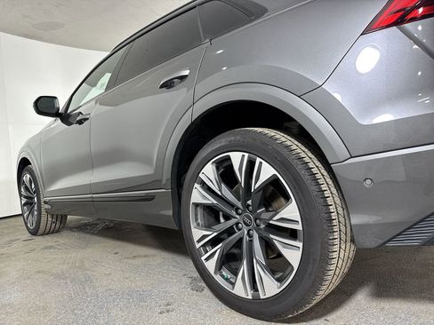 Used 2024 Audi Q8 Premium Plus w/ Premium Plus Package AWD/4WD image 3