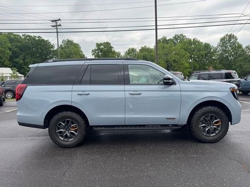 Used 2025 Ford Expedition Tremor AWD/4WD image 14