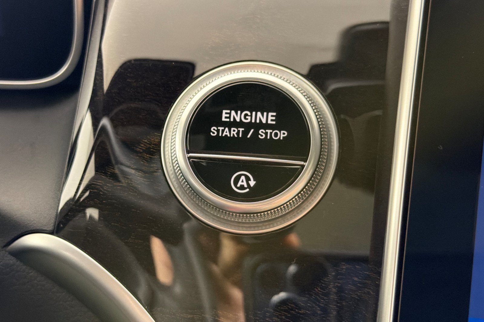 Used 2024 Mercedes-Benz GLC 300 4MATIC image 20