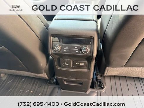 Used 2022 GMC Acadia SLT w/ Preferred Package AWD/4WD image 9