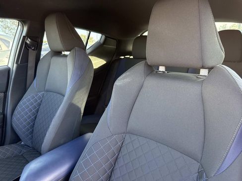 Used 2020 Toyota C-HR XLE image 25