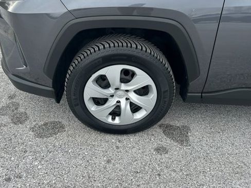 Used 2020 Toyota RAV4 LE image 10