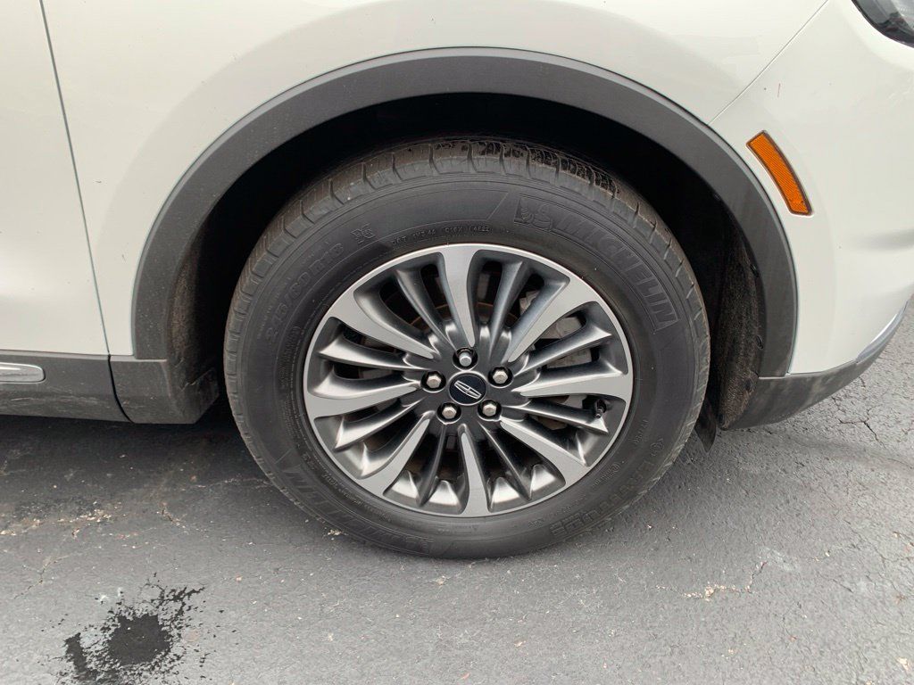 Used 2023 Lincoln Nautilus AWD w/ Premium Package image 16