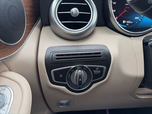 Used 2022 Mercedes-Benz GLC 300 4MATIC image 20