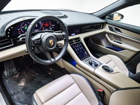Used 2025 Porsche Taycan image 4