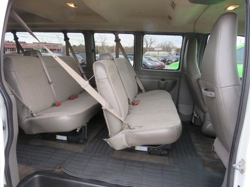 Used 2018 Chevrolet Express 3500 LT w/ LT Preferred Equipment Group RWD image 12
