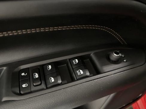 Used 2023 Jeep Compass Limited image 10