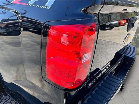 Used 2018 Chevrolet Silverado 1500 LT w/ Texas Edition image 29