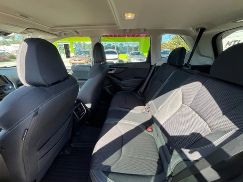 Used 2020 Subaru Forester Premium image 11