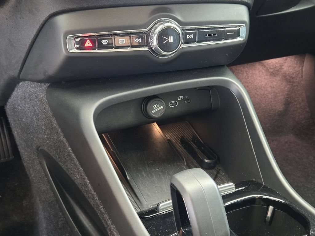 Used 2023 Volvo XC40 Recharge Plus AWD/4WD image 27