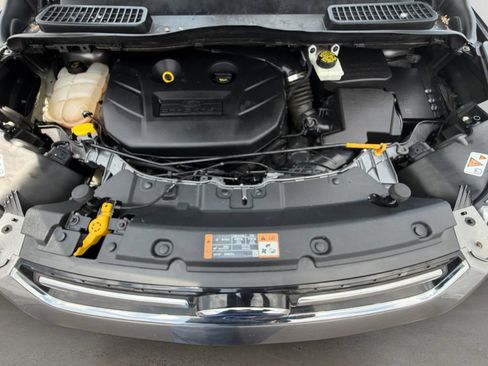 Used 2014 Ford Escape Titanium w/ Equipment Group 401A FWD image 9