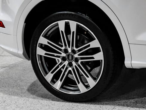 Used 2018 Audi SQ5 Prestige w/ Prestige Package AWD/4WD image 69