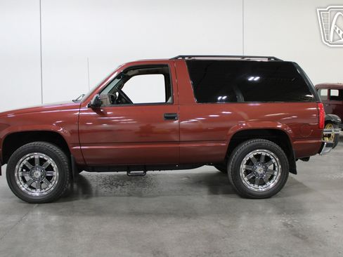 Used 1998 Chevrolet Tahoe 4WD 2-Door w/ Preferred Equipment Group 2 image 17