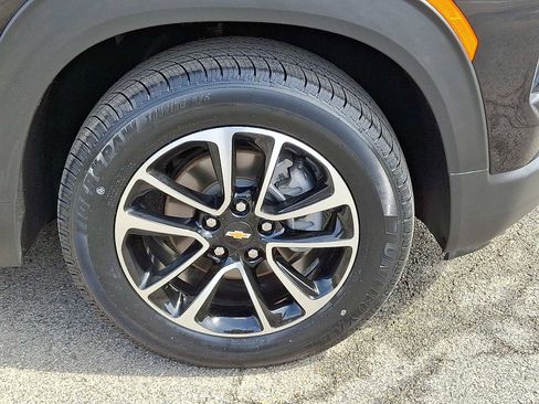 Used 2025 Chevrolet TrailBlazer LT w/ LT Cold Weather Package image 8