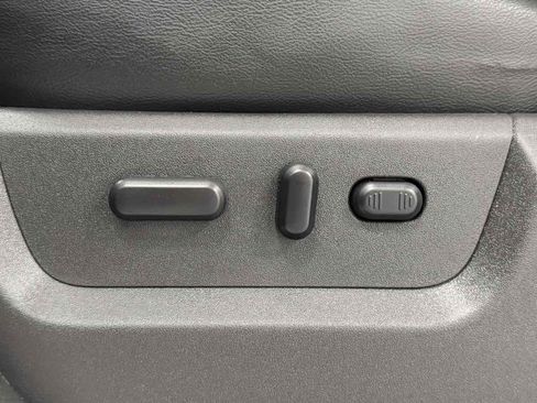 Used 2013 Ford F250 Lariat w/ Lariat Chrome Pkg image 28