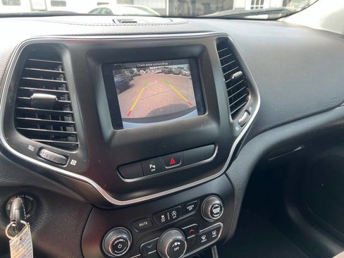 Used 2020 Jeep Cherokee Latitude image 11