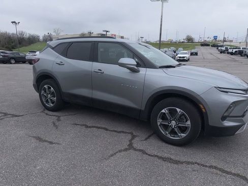 Used 2024 Chevrolet Blazer LT w/ Convenience Package FWD image 7
