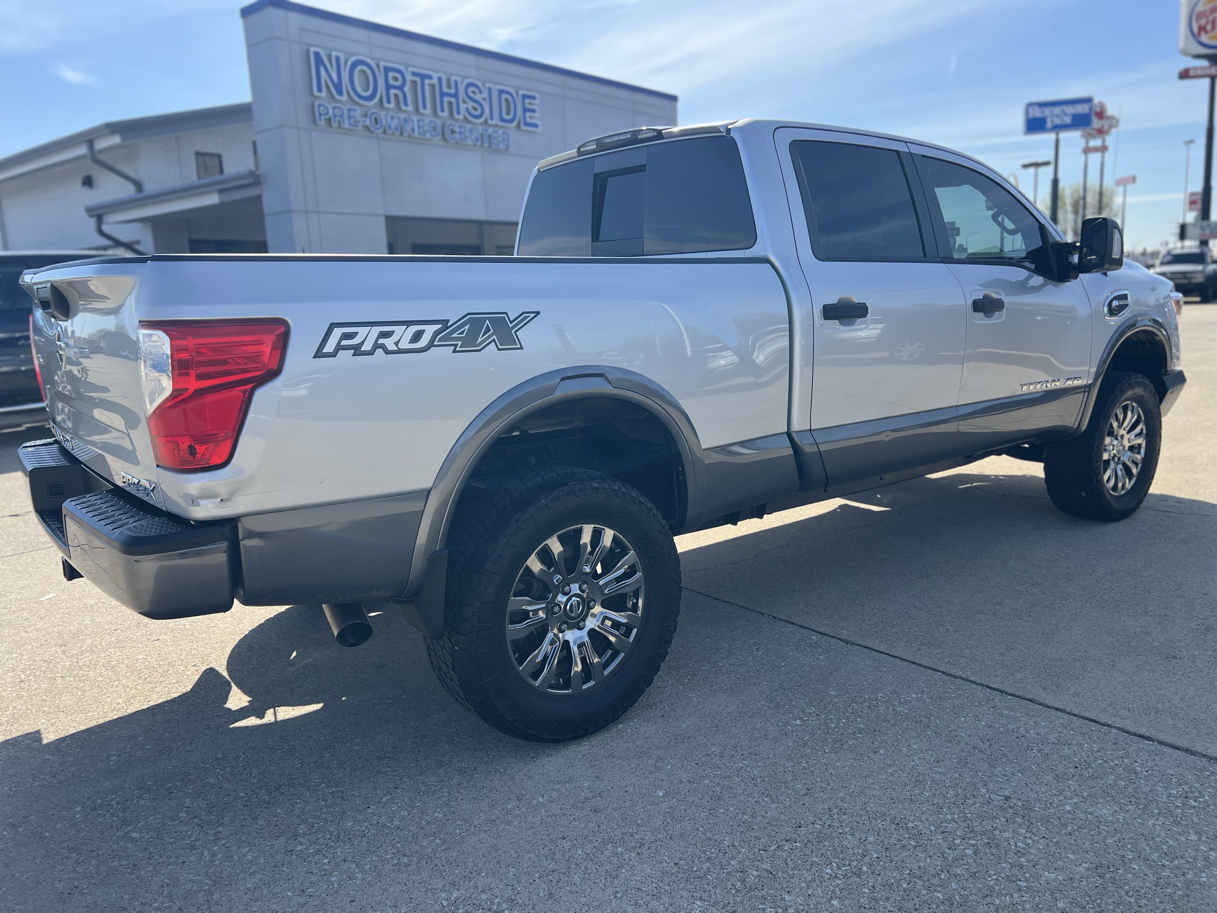 Used 2019 Nissan Titan PRO-4X AWD/4WD image 8