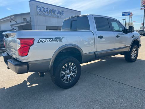 Used 2019 Nissan Titan PRO-4X AWD/4WD image 8