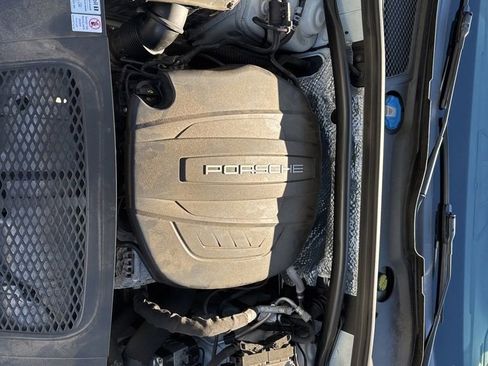 Used 2020 Porsche Macan image 18