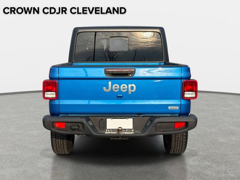 Used 2022 Jeep Gladiator Overland image 7