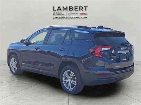 Used 2022 GMC Terrain SLE w/ Driver Convenience Package image 3