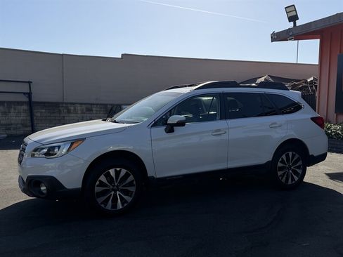 Used 2017 Subaru Outback 2.5i Limited AWD/4WD image 8