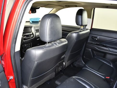 Used 2018 Mitsubishi Outlander GT AWD/4WD image 46