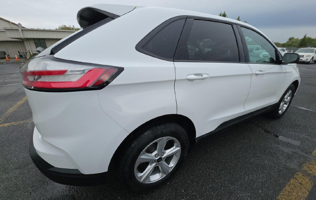 Used 2024 Ford Edge SE AWD/4WD image 3