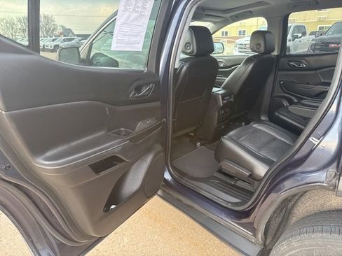 Used 2018 GMC Acadia SLT image 15