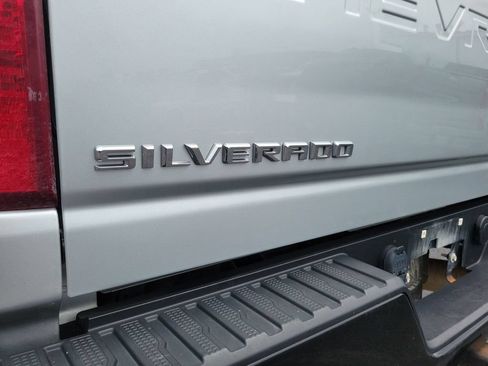 Used 2022 Chevrolet Silverado 2500 Custom w/ Custom Value Package AWD/4WD image 26