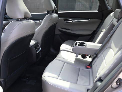 Used 2025 INFINITI QX50 Luxe image 17