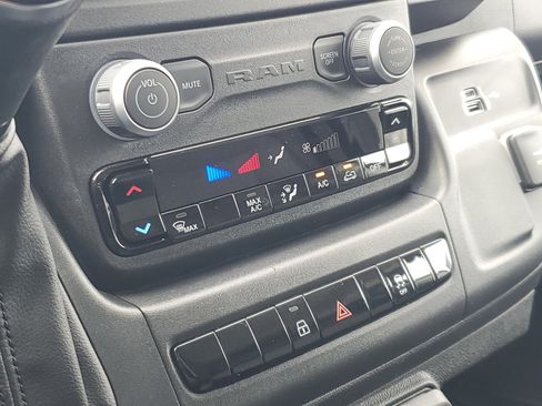 Used 2025 RAM ProMaster 2500 w/ Storage Group image 16